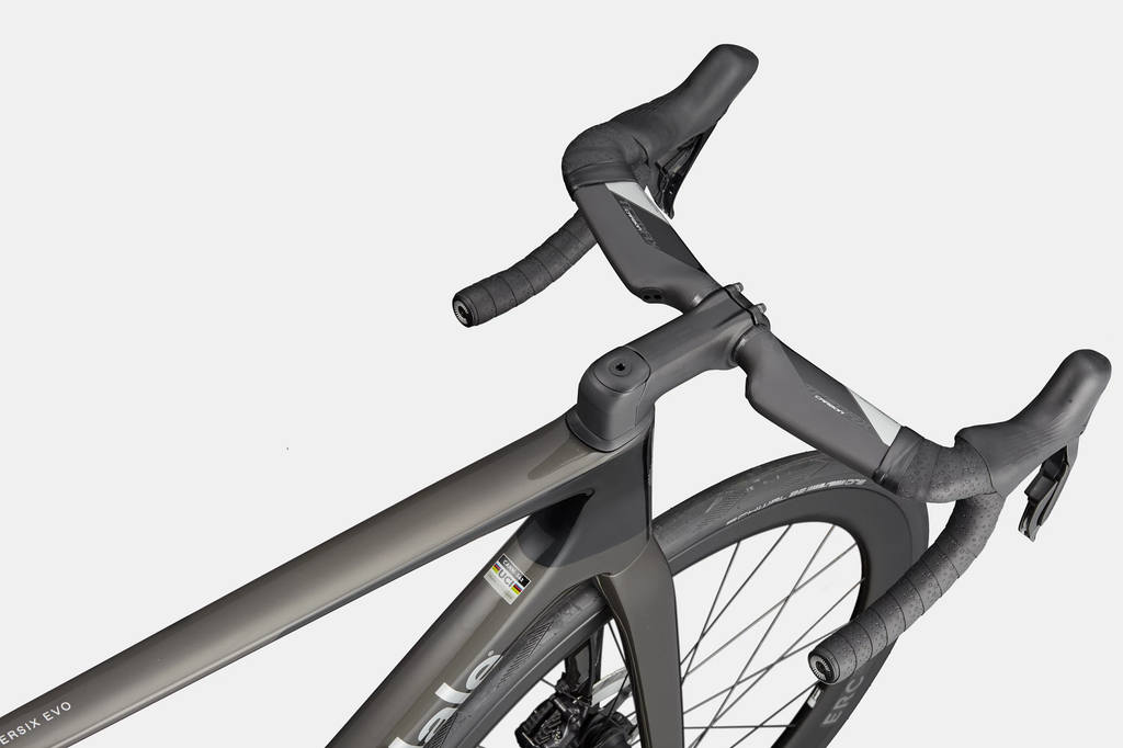 Cannondale SuperSix EVO 2 SMU Raw cockpit